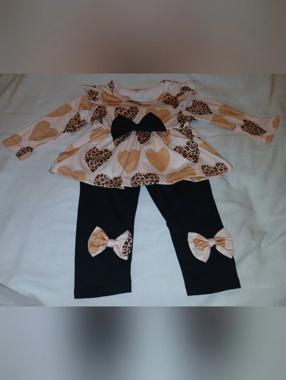 NWT Infant's Hearts & Leopard Bow Two-Piece Outfit, Cream and Black.